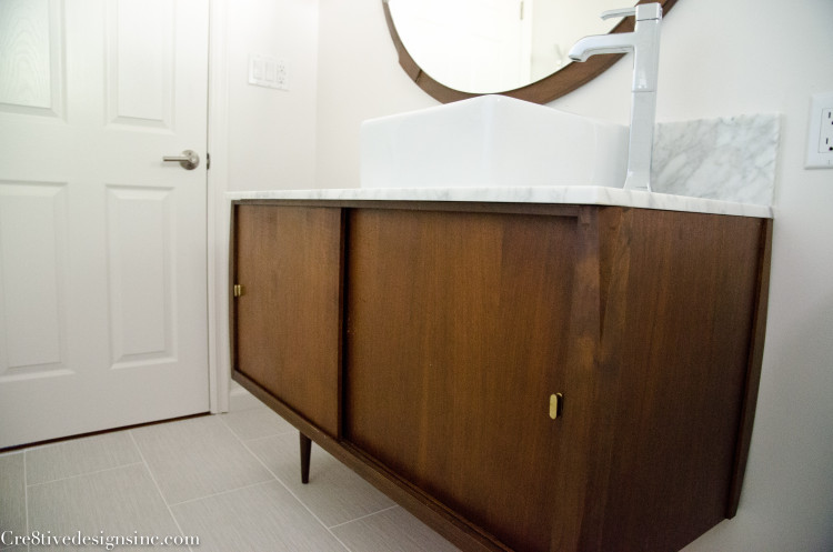Mid-century Modern bathroom
